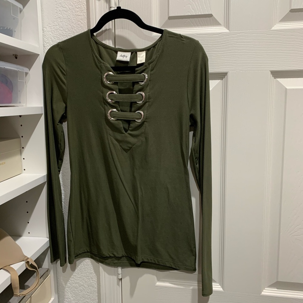 Army Green v-neck retailed long sleeve - Picture 1 of 1